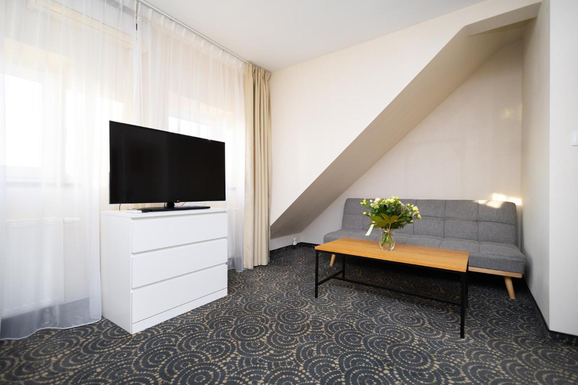 Hotel Arden Środa Śląska Zewnętrze zdjęcie